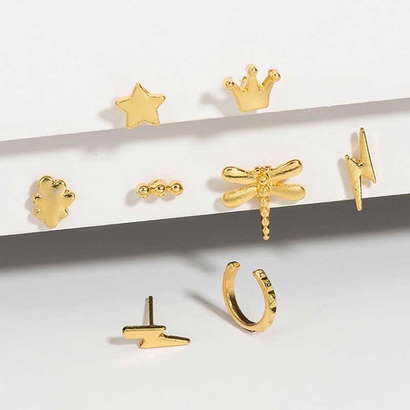 NWT🎉 Crown Earring Studs/ Cartilage Dainty… - Picture 4 of 5